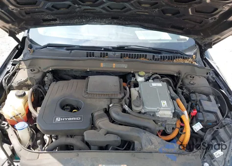 2019 Ford Fusion Hybrid Titanium z USA, uszkodzony, nr VIN 3FA6P0RU0KR260239